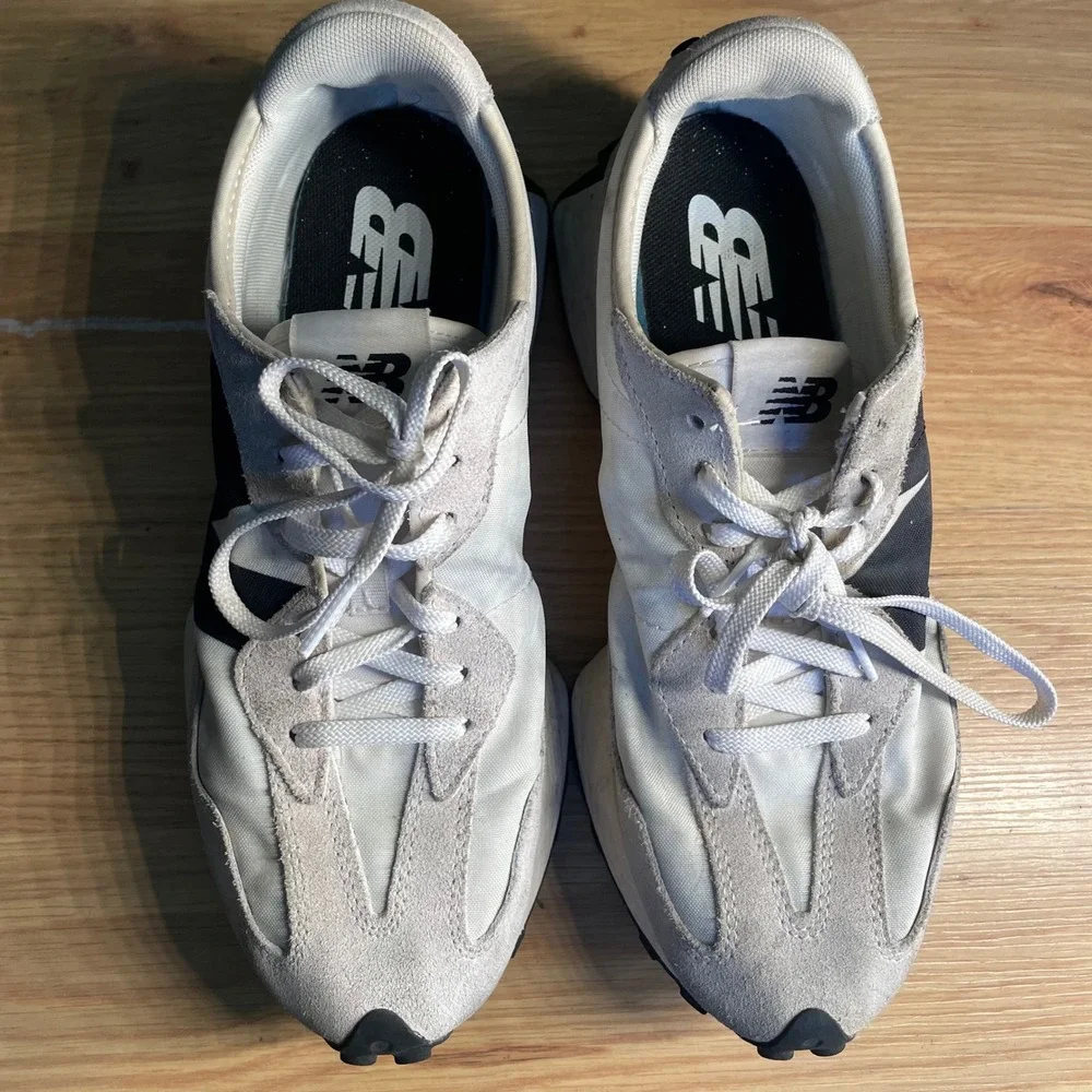 New Balance 327 - Womens 9 - Sea Salt/Black Athletic Running Walking *READ